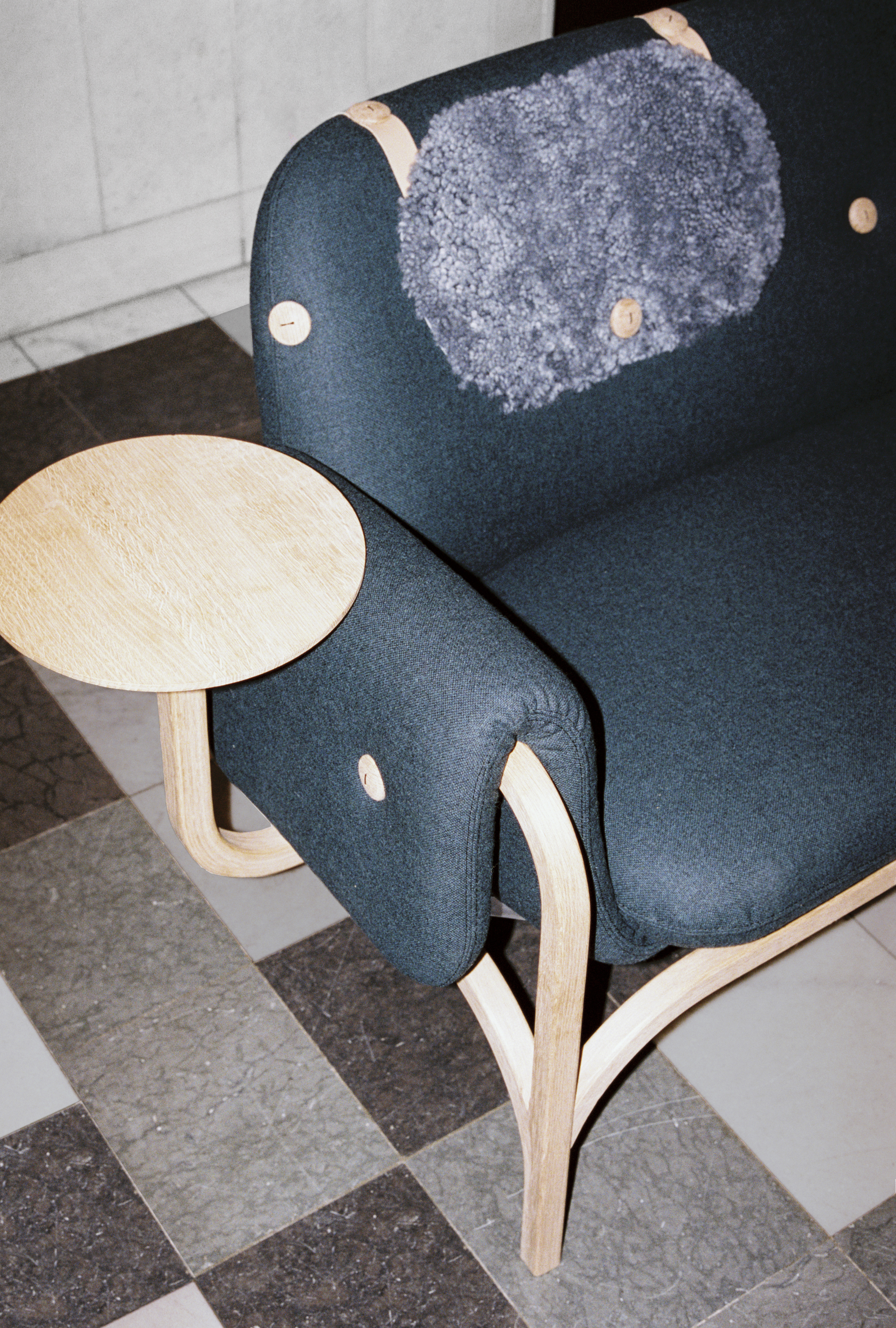 Button Sofa eniroment1