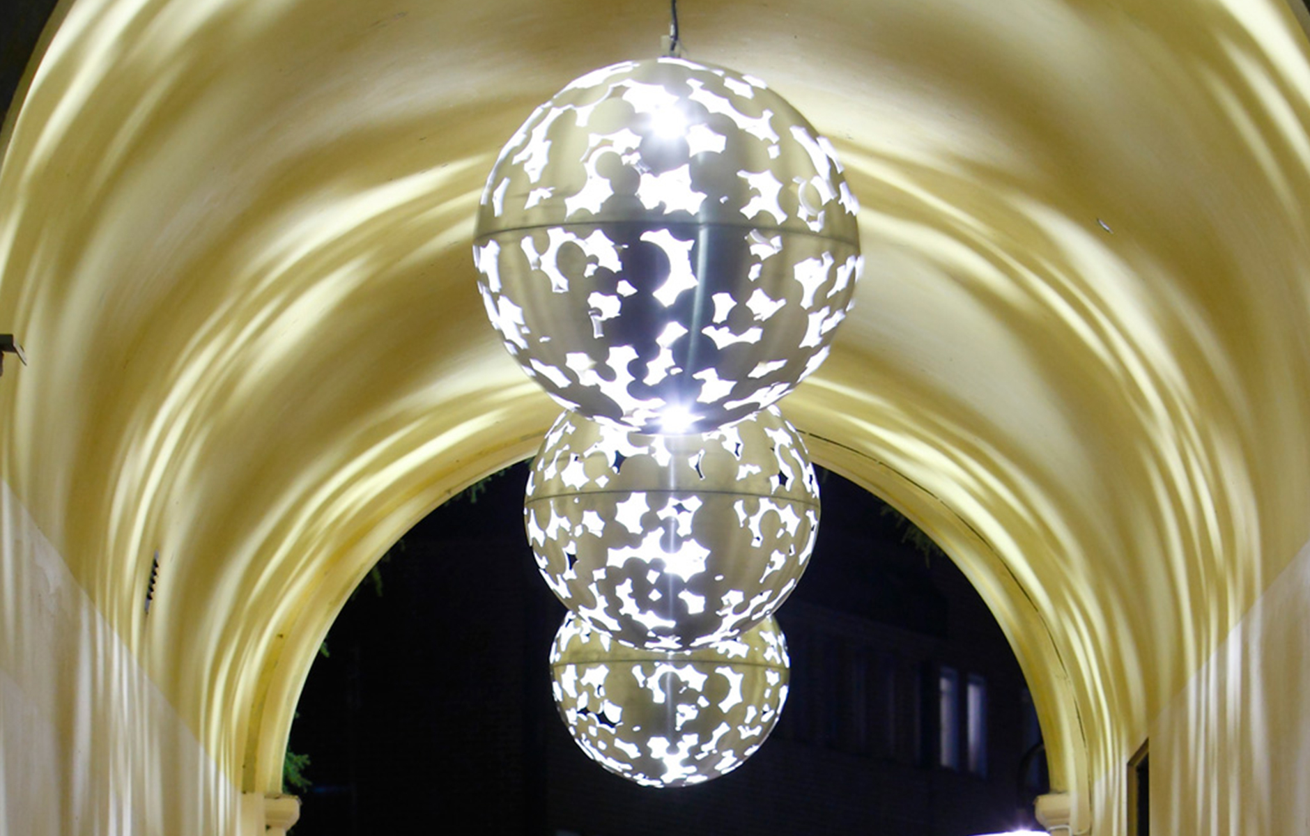 CamouflageLight_byFront_projectimage_1880