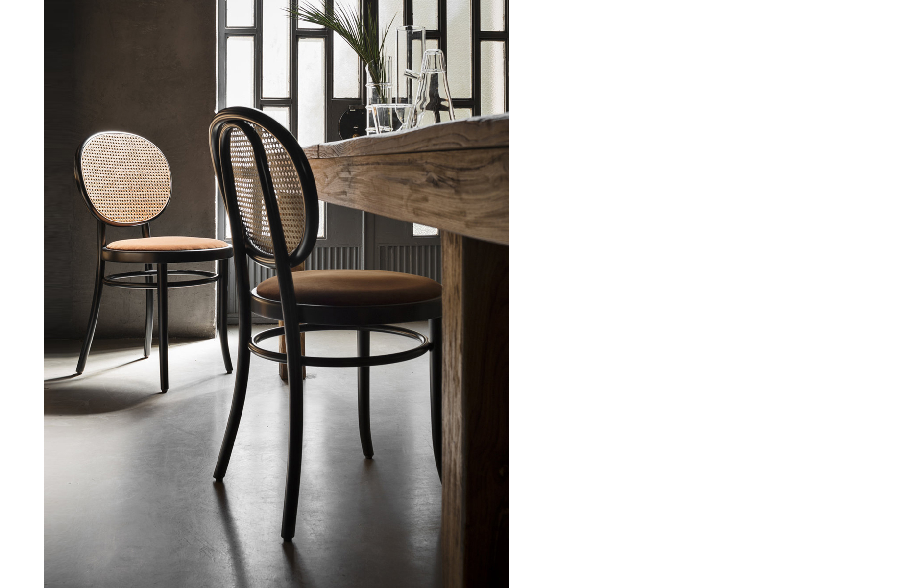 ChairN0_FrontForGTV_inviroment_1880