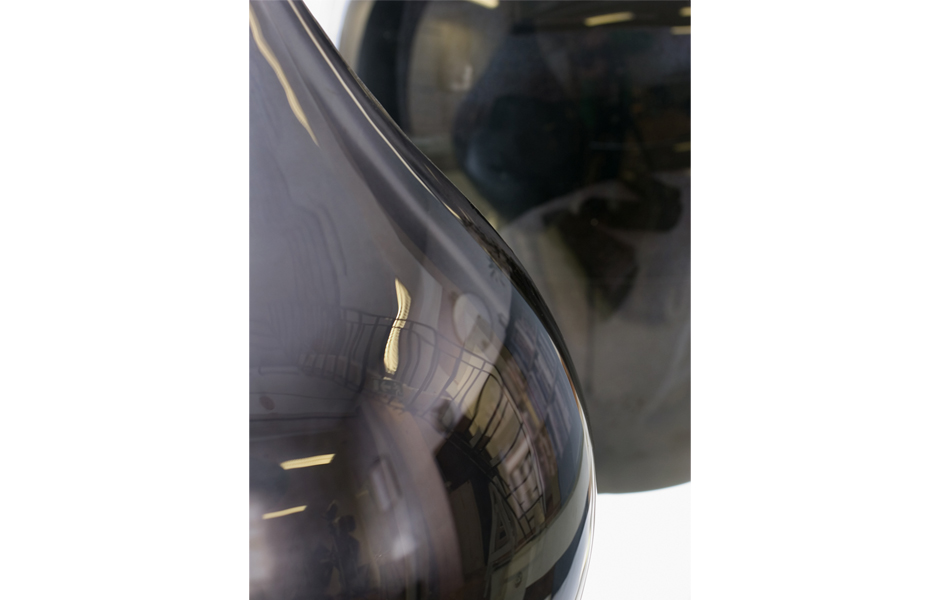 Front_VaseBySurroundings_projectimage_940