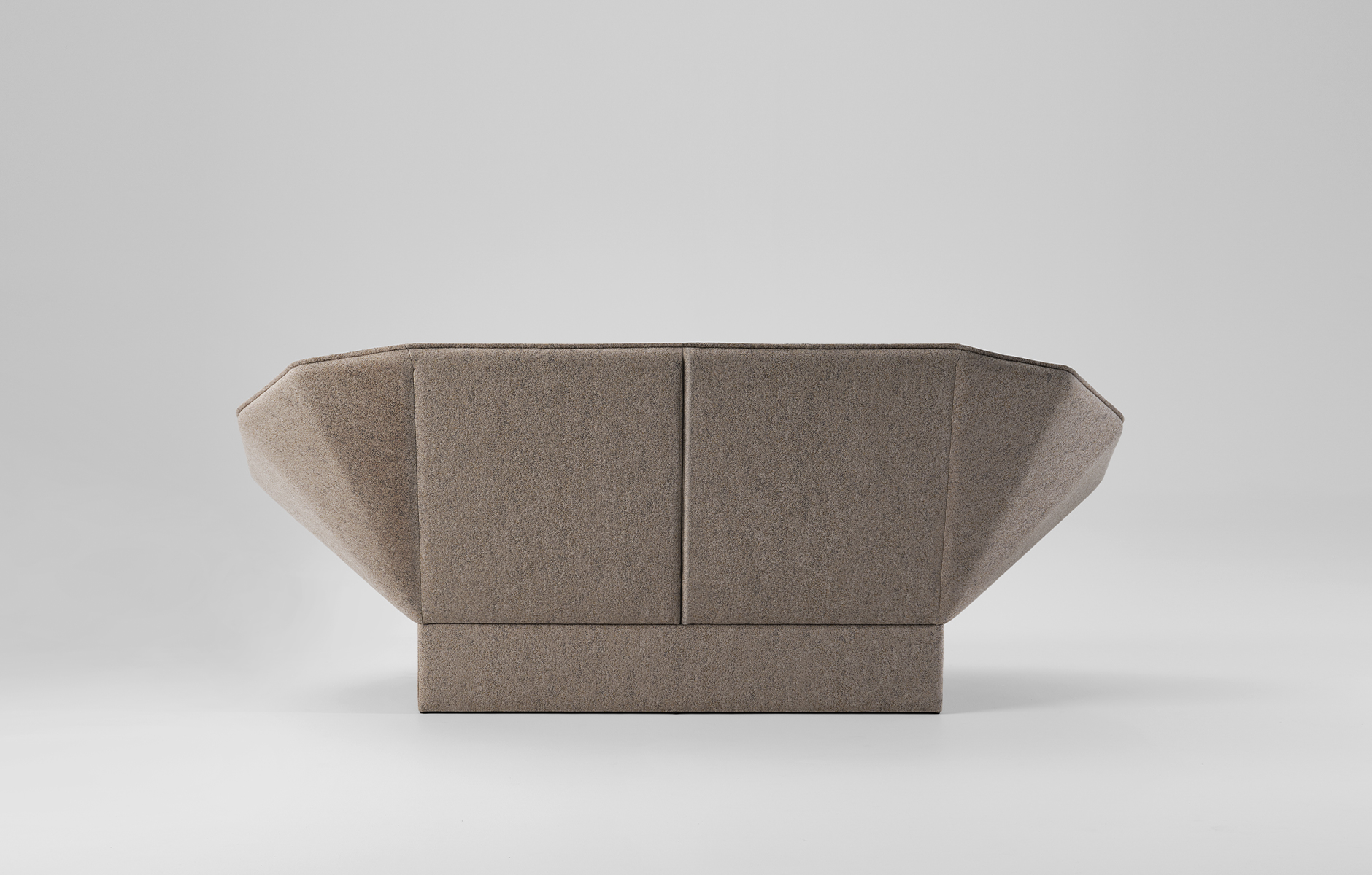 Orisofa_FrontForEFG_Projectimage_7_1880